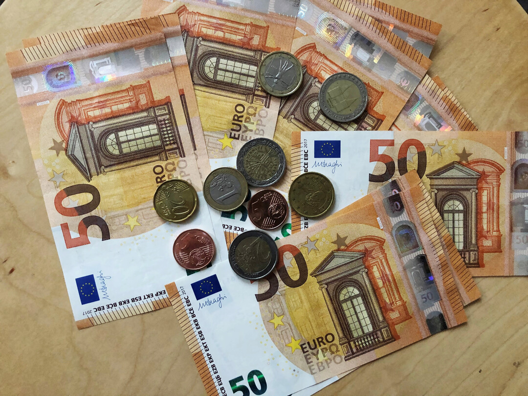 Der Mindestlohn ist aktuell viel diskutiert, denn alles wird teurer  wie sollten Arbeitgeber und Arbeitnehmer damit umgehen?
