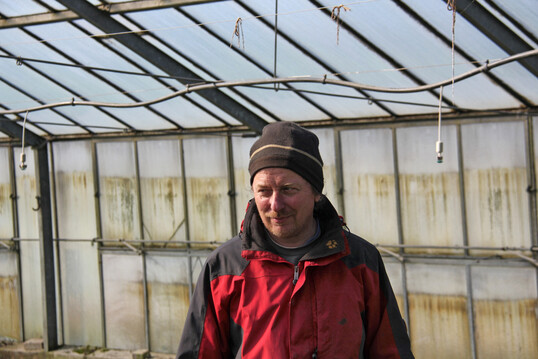 Blick in eine noch ungewisse Zukunft: Florian Kothny bewirtschaftet den letzten Gartenbaubetrieb im Donaufeld.