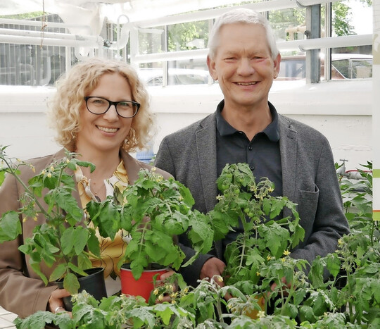 Der bisherige Abteilungs- und Schulleiter Josef Hofbauer mit seiner Nachfolgerin Uta Hbner.