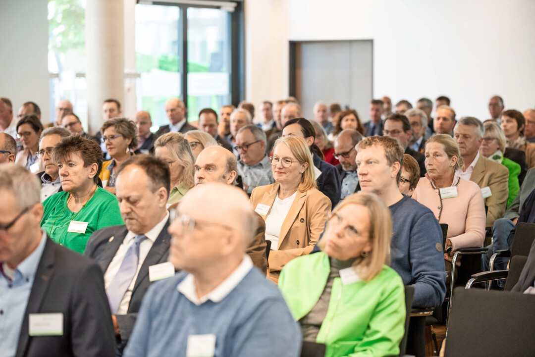 Bei einer auerordentlichen Kammerversammlung in Hannover haben die ehrenamtlichen Mitglieder des Spitzengremiums eine Erhhung der Abgaben fr landwirtschaftliche Betriebe beschlossen. 