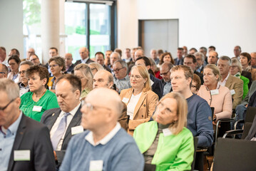 Bei einer auerordentlichen Kammerversammlung in Hannover haben die ehrenamtlichen Mitglieder des Spitzengremiums eine Erhhung der Abgaben fr landwirtschaftliche Betriebe beschlossen. 