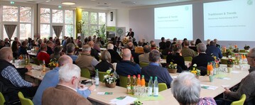 Der Grne Hrsaal der Bildungssttte in Grnberg war gut gefllt beim Hessischen Gartenbautag.