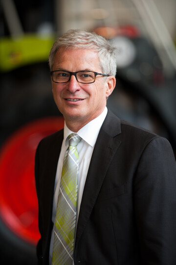 Dr. Eberhard Nacke