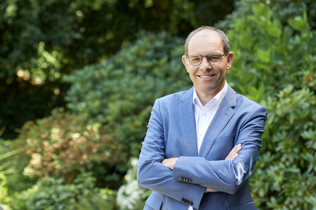 Dr. Dietmar Kohlruss, Vorstandsmitglied der Gartenbau-Versicherung, freut sich auf den Austausch mit
anderen Wiesbadener Unternehmen über das Thema „Nachhaltigkeit“.