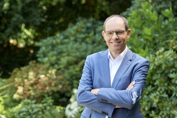 Dr. Dietmar Kohlruss, Vorstandsmitglied der Gartenbau-Versicherung, freut sich auf den Austausch mit 
anderen Wiesbadener Unternehmen ber das Thema Nachhaltigkeit.