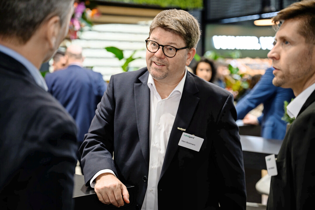 Marc Beckmann (Mitte) ist neuer Vorsitzender der Gesch�ftsf�hrung der Landgard Obst & Gem�se Holding GmbH.