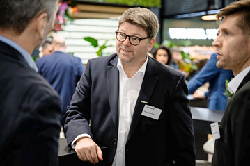 Marc Beckmann (Mitte) ist neuer Vorsitzender der Gesch�ftsf�hrung der Landgard Obst & Gem�se Holding GmbH.