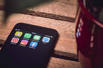 Social Media ist nicht nur frs Marketing hilfreich, auch junge Arbeitskrfte lassen sich darber finden.