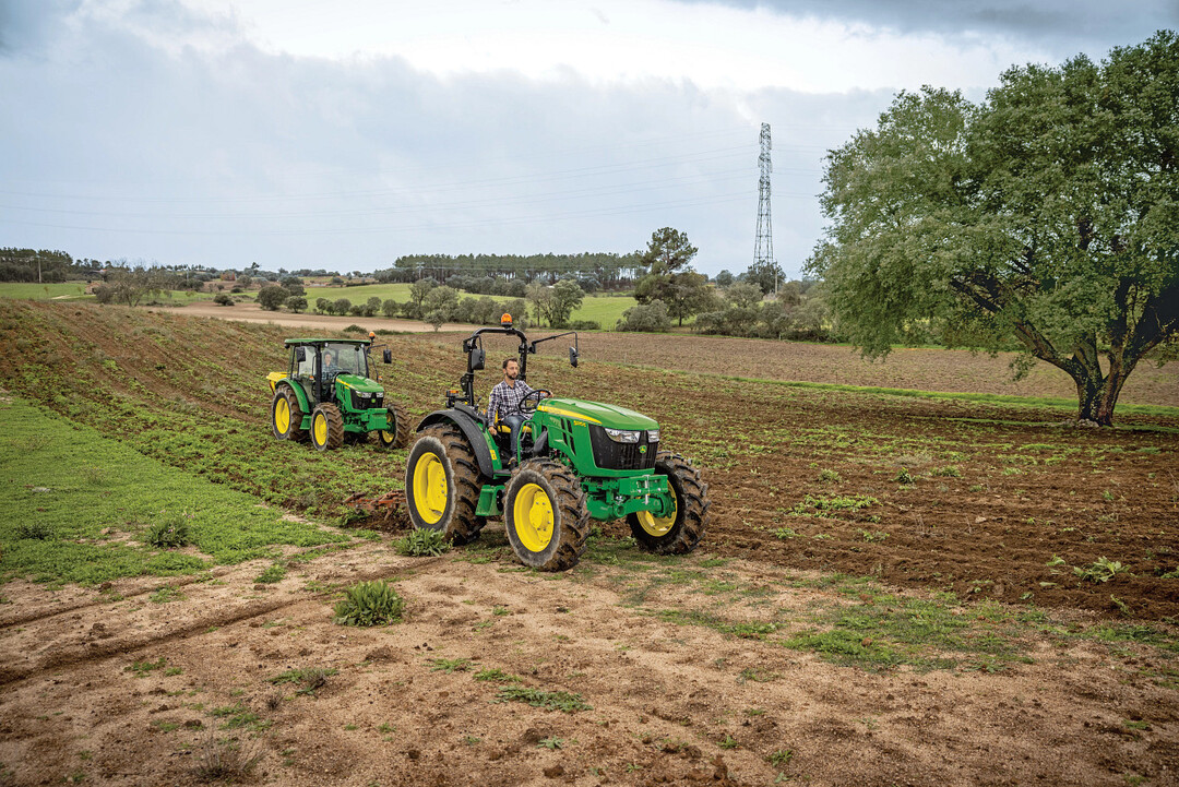 John Deere 5075E
