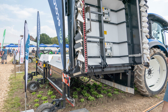Der Spot-Sprayer „ARA“ des Schweizer Herstellers Ecorobotix ist ein Exportschlager.