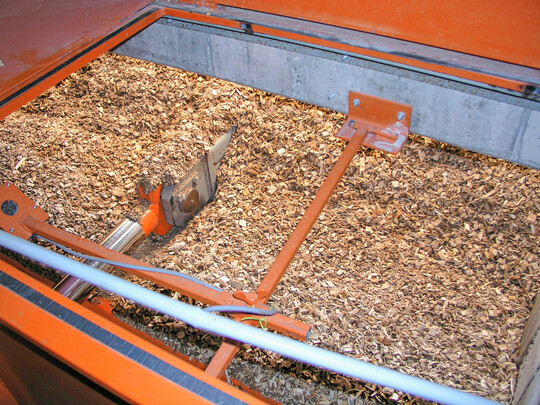 Holz ist ein gnstiger Brennstoff, der aber im Management auch aufwendig werden kann.