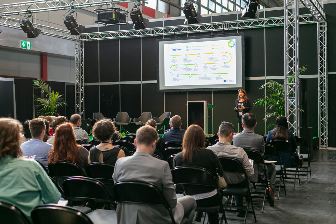 Beim AVF Summit auf der VertiFarm 2024 werden verschiedene Zukunftsthemen diskutiert.