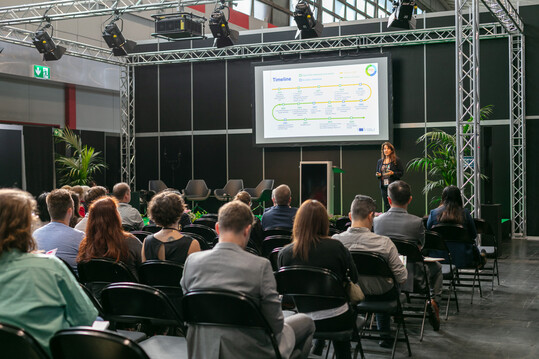 Beim AVF Summit auf der VertiFarm 2024 werden verschiedene Zukunftsthemen diskutiert.