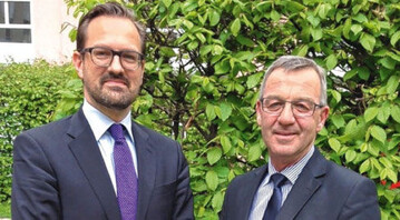 ZVG-Präsident Jürgen Mertz (rechts) mit Bertram Fleischer
(links), der mit Wirkung zum 01. Februar 2015 neuer
Generalsekretär des Zentralverbandes Gartenbau wird.