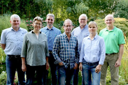 Das Auendienstteam der Gartenbau-Versicherung am Niederrhein arbeitet zuknftig noch intensiver zusammen. (v.l.n.r.: Klaus Bingel, Margarete Kleine, Herbert Janssen, Michael Knobloch, Jan Verbraeken, Nicole Bergmann, Pim Westerman; nicht im Bild: Thomas Stiller)