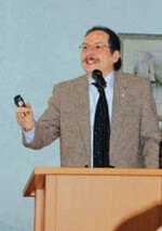 Dr. Fred Fürstenfeld: „Eine repräsentative
Bodenprobe ist entscheidend.
Und die sollte vom Chef
genommen werden, denn keiner
kennt die Flächen besser als er.“