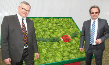 Hans-Jrg Friedrich (l.) und Hans Trauth, Pfalzmarkt eG, freuen
sich ber die Fusion zu einer Vermarktungseinrichtung.