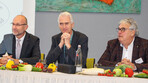 Wilhelm Böck, rechts im Bild, neben Christoph Nagelschmitz, Vorsitzender Provinzialverband rheinischer Obst- und Gemüsebauer (Mitte) und Dr. Dietzel, Abteilungsleiter im Ministerium für Umwelt, Landwirtschaft, Natur- und Verbraucherschutz NRW (links).