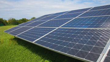 PV-Anlagen sind eine mgliche Lsung in der Energiekrise. Vor allem Eigenverbrauchsanlagen knnen sich jetzt rechnen.