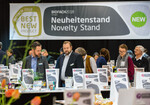 Neuheiten sind das Salz einer jeden Messe, hier am Neuheitenstand der Biofach.