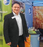 Steffen Boedecker: „Wir, bei Sumi Agro, versuchen die Biostimulanzien verstärkt in den Fokus zu setzen. Damit unterstützen wir den Verbraucherwillen, minimieren die Rückstandsproblematik und bieten Lösungen für die vermehrt wegfallenden Wirkstoffe.“