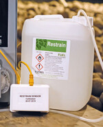 Das Ethanol wird in Behältern
gelagert.