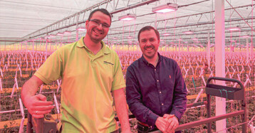 Thomas Henniger (l.), Betriebsleiter der Gemseproduktion Zorbau GmbH, und der Leiter der Gemsering Gewchshausabteilung, Dr. Lukas Scholz (r.). 