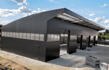 Das Stainz-Haus von Gtsch & Flschle lsst sich je nach Eindeckung auch als Arbeitshalle nutzen.