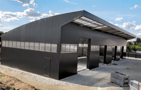 Das Stainz-Haus von Gtsch & Flschle lsst sich je nach Eindeckung auch als Arbeitshalle nutzen.