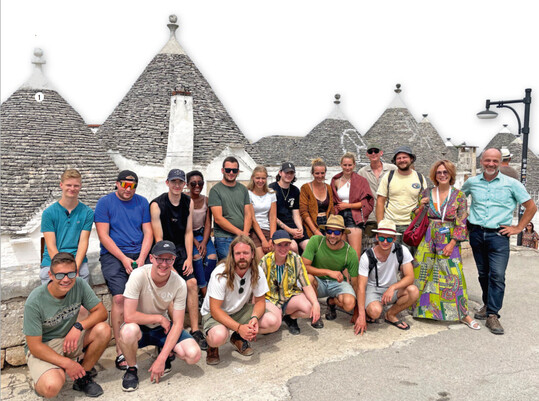 Die zuk�nftigen Gem�sebaumeister in Apulien.