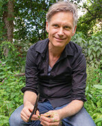 Martin Höfft hat 2013 die biologische Gärtnerei des Café Botanico gegründet.