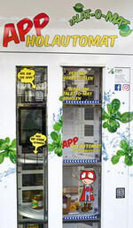 Der Zalat-o-mat wird täglich frisch mit saisonal wechselnden Produkten bestückt.