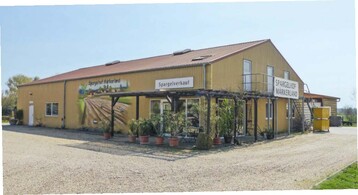Am Ortsrand von Schlunkendorf: der Spargelhof Mrkerland.
