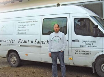 Jrgen Reuter produziert und vermarktet bereits in der achten Familiengeneration
in Merkendorf. Bei seinem Marketingtalent wird das sicher
nicht die letzte sein.