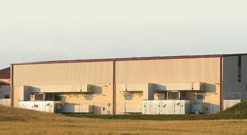 Flchentrocknungsanlage mit
Wrmepumpen der Agrarprodukte
Ludwigshof e.G. in Thringen,
die in Kooperation der Gruppen
Flsche,
Weimar, und ATB,
Potsdam,
geplant wurde.