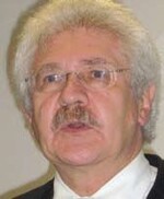 Regierungspräsident Dr.
Rudolf Kühner begrüßte
die Teilnehmer des 20.
Spargeltags in Karlsruhe.