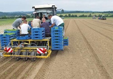 1 GPS-gelenkte Anwendungen im Gemsebau zum Beispiel beim Pflanzen
von Stangensellerie