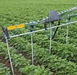 Parallelfahrsysteme sind keine zwingende
Voraussetzung um Droplegs einzusetzen;
sie können aber deren Einsatz
sehr präzise gestalten und die Applikation
erleichtern, was insbesondere bei
sehr großen Balkenbreiten hilfreich sein
kann.