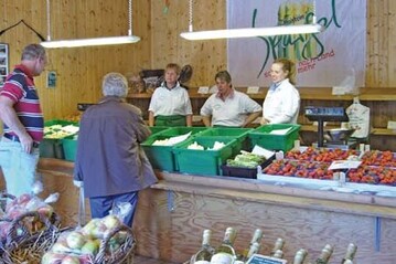 Kundenfreundlichkeit ist ein
wichtiger Baustein zum Erfolg bei
Familie Schmietendorf.