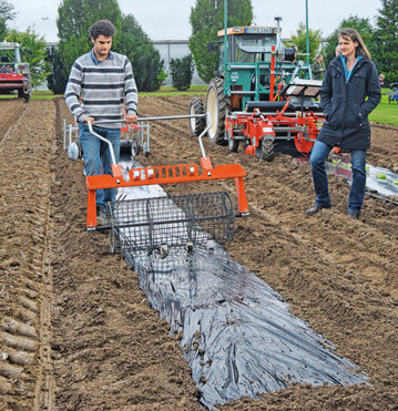 Die Firma Terrateck aus Frankreich prsentierte mehrere Gerte aus ihrem Sortiment, die manuell auf dem Feld eingesetzt werden knnen.