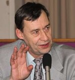 Dr. Andreas Plescher: „Bei der
Inkulturnahme von Rhodiola
rosea erwies sich eine ausreichende
Wasserversorgung der Pflanze
als limitierender Faktor.“