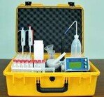 Für die funktionale Blattanalyse
wird ein Fotometer mit Zubehör
benötigt, wie er von russischen
Partnern der Firma Step Systems
vertrieben wird.