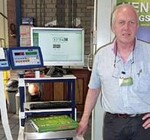 Henk Maas zeigte sein Registriersystem
für Spargel und Erdbeeren.