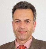 Dr.-Ing. Thomas Ziegler: „Wärmepumpe
plus Rückgewinnung durch
Wärmetauscher plus Blockheizkraftwerk
können bei der Flächentrocknung
41 bis 52 % Kostenersparnis
bringen.“