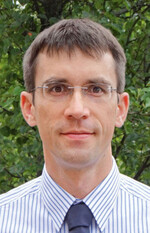 Dr. Robert Schöner, Referatsleiter
Zentrum für Tiefengeothermie und
Oberflächennahe Geothermie in Celle,
Landesamt für Bergbau, Energie und
Geologie (LBEG), Teil des Geozentrums
Hannover.