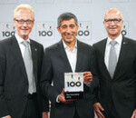 Bei der diesjährigen
Verleihung des TO P 100
Award an Al-Ko Alois
Kober GmbH in Essen
(v.r.): Harald Hiller,
Geschäftsführer, Moderator
Ranga Yogeshwar
und Dr. Klaus Wilhelm,
Entwicklungsleiter