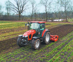 Der M5111 wird vor allem für die Grundbodenbearbeitung eingesetzt. Dank ordentlich Power unter der Haube ist er nicht nur wendig, sondern bewältigt auch anspruchsvolle Aufgaben.