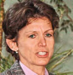 Prof. Dr. Éva Németh-Zambori:
„Durch Inkulturnahme der Pflanzen,
Optimierung der Linien, des
Standorts und der Anbaumaßnahmen
lässt sich die Arzneipflanzen-
Qualität verbessern.“