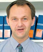 Burkhard Möller, Hauptgeschäftsführer des Gesamtverbands der Deutschen Land- und Forstwirtschaftlichen Arbeitgeberverbände (GLFA) e.V., Berlin: »Unternehmen, leb’ mit dem Mindestlohn oder stirb’. Das ist leider heute die politische Devise!«