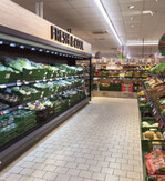 Lidl bietet in der Schweiz verschiedene Gemüsekulturen im Kühlregal an.